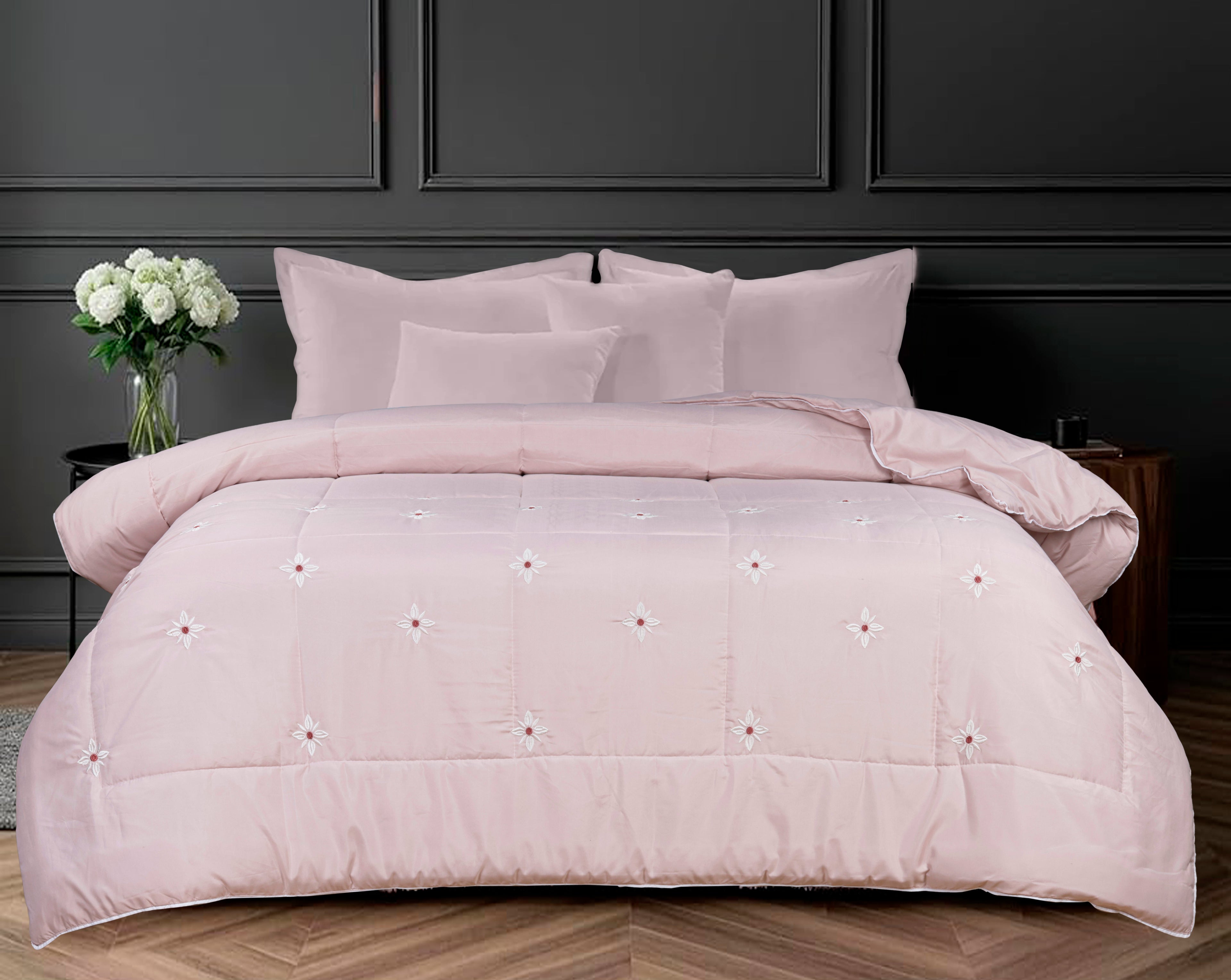 PARADISE HOME DECOR - Quilted premium embroidery leaf dotted comforter
