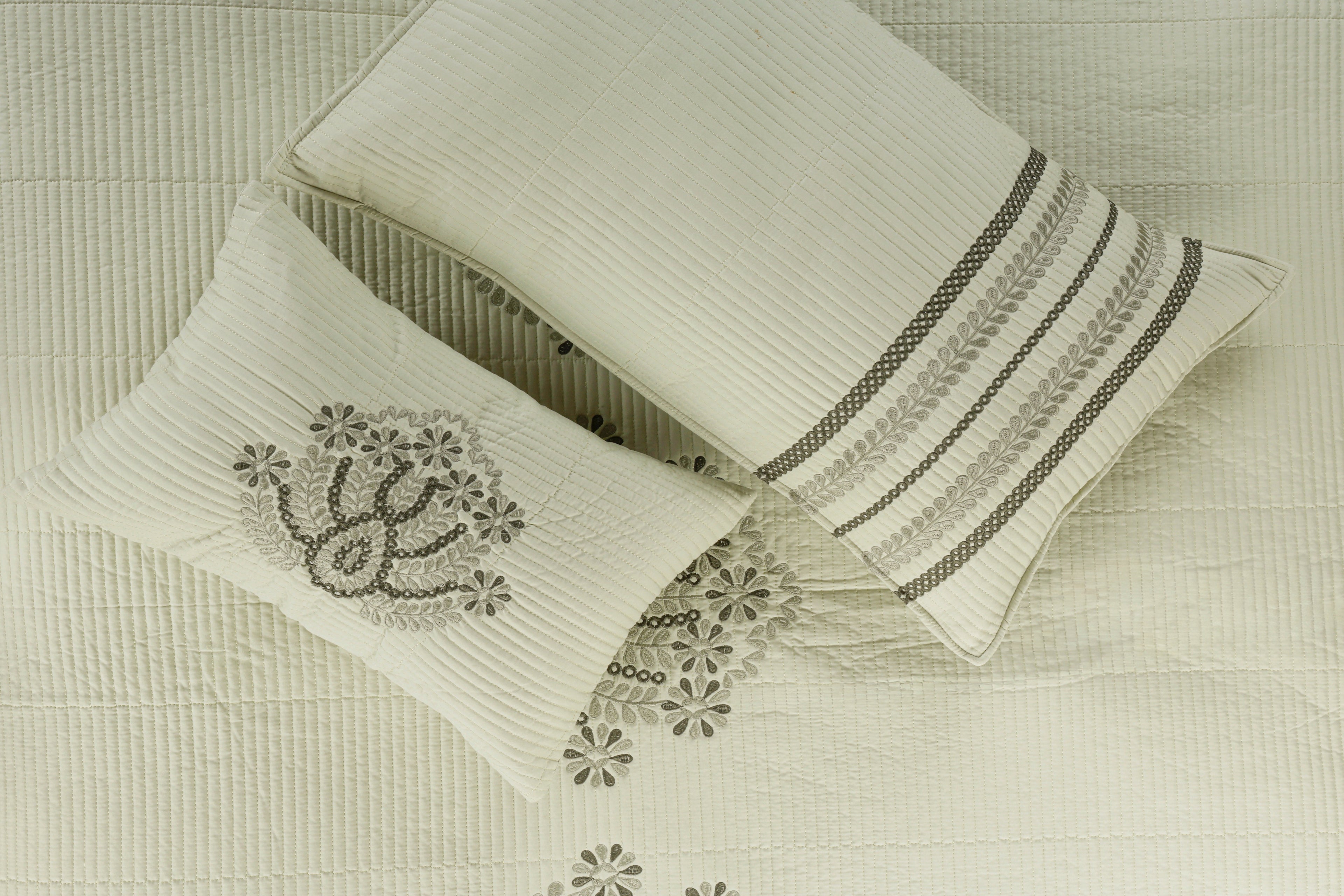 PARADISE HOME DECOR - Heritage Embroidered Quilted Bedspread Set with Coordinated Pillow Covers & Cushions