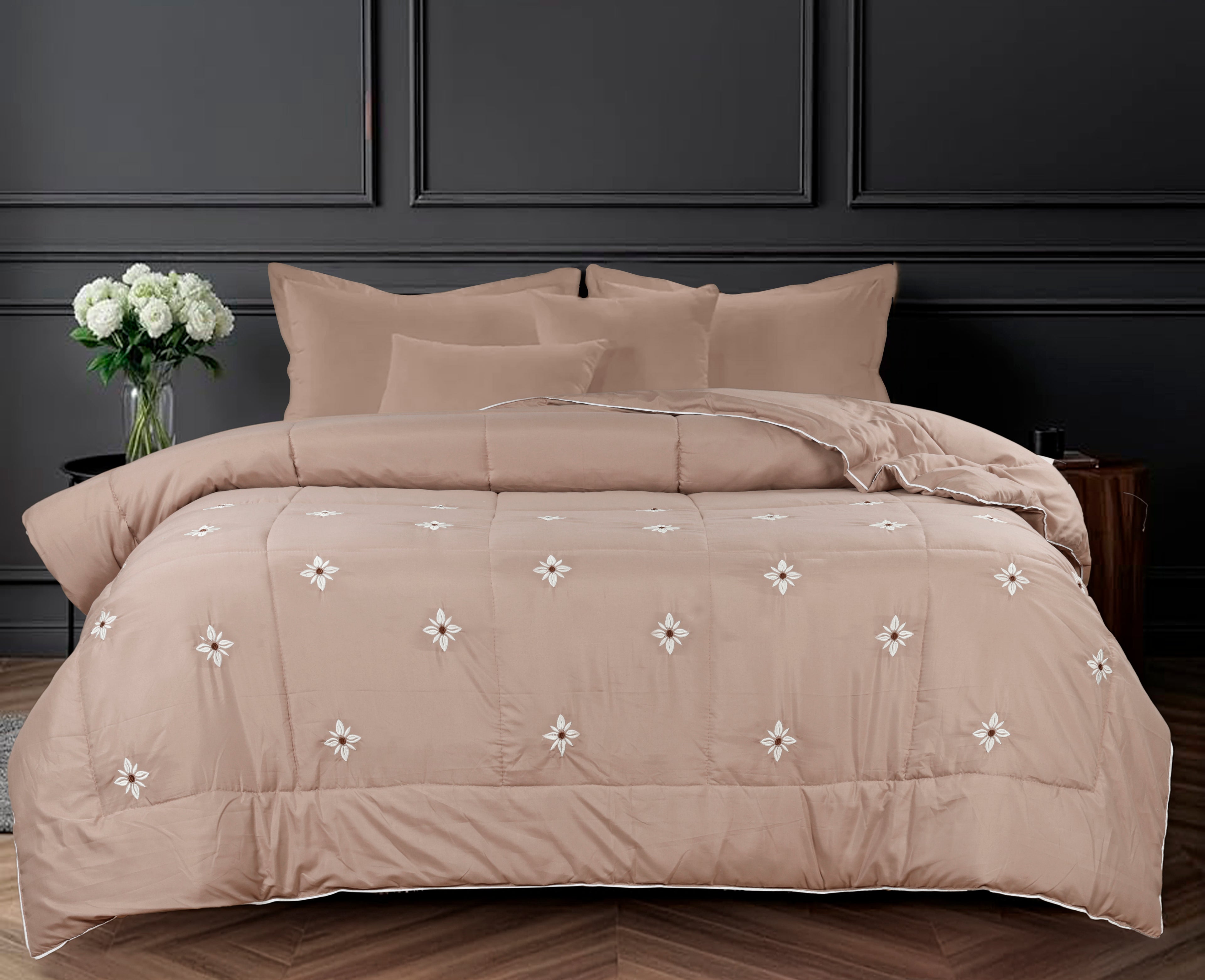 PARADISE HOME DECOR - Quilted premium embroidery leaf dotted comforter