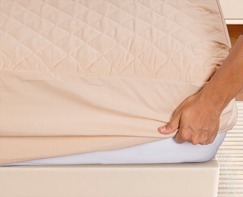 PARADISE HOME DECOR - Fitted Mattress Protector: Luxury Quilted Padding.