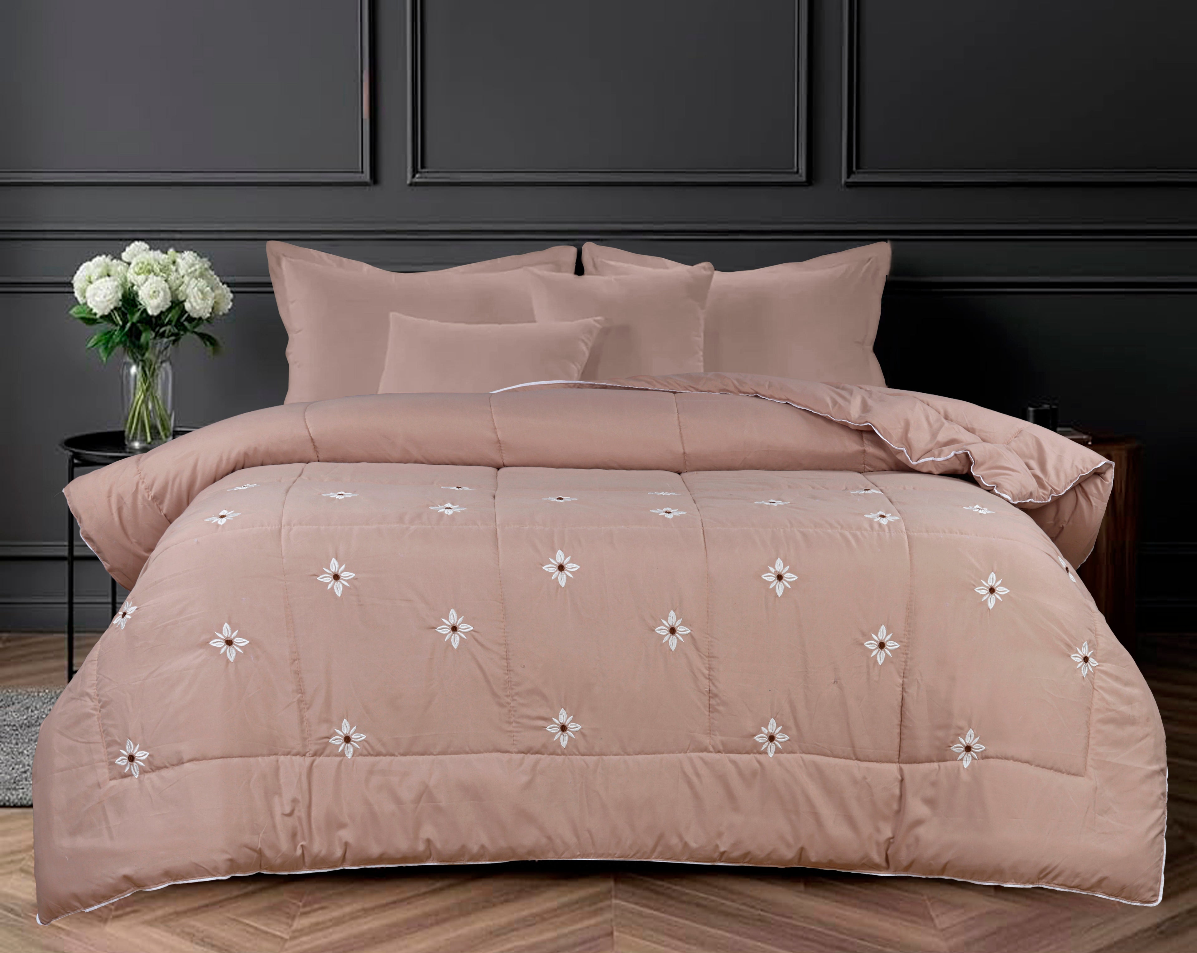 PARADISE HOME DECOR - Quilted premium embroidery leaf dotted comforter