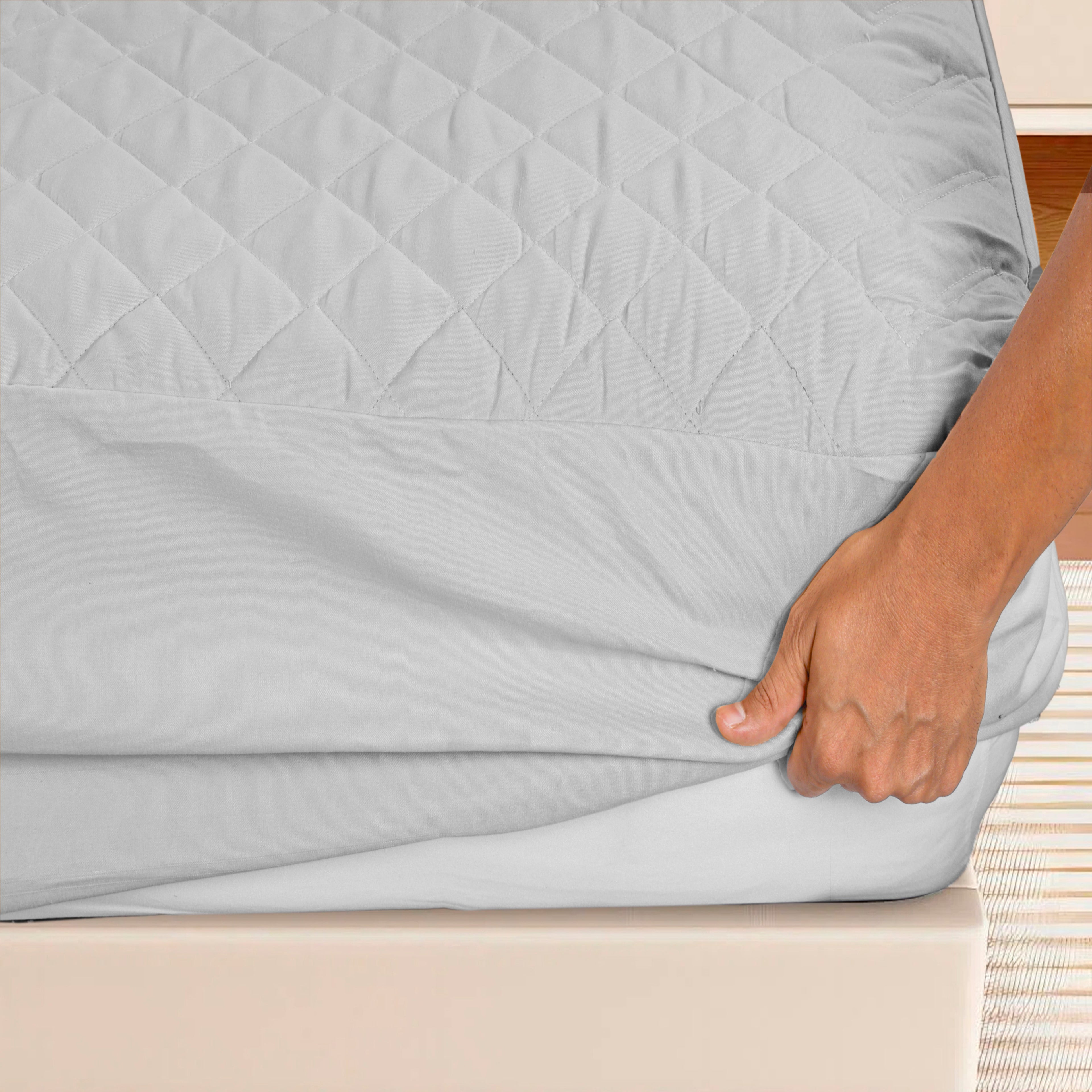 PARADISE HOME DECOR - Fitted Mattress Protector: Luxury Quilted Padding.