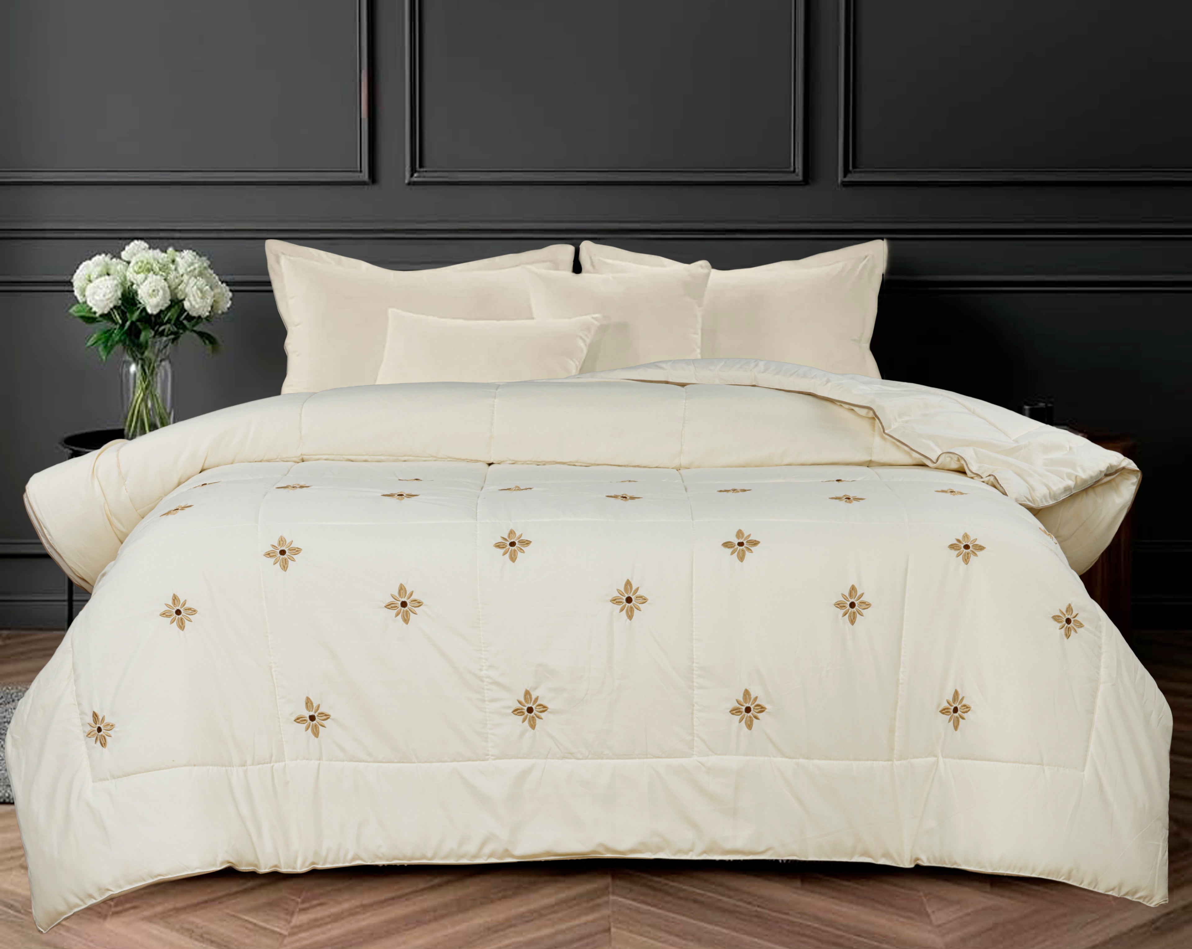 PARADISE HOME DECOR - Quilted premium embroidery leaf dotted comforter