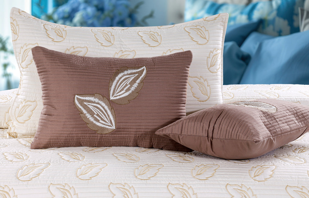 PARADISE HOME DECOR - Leaf Motif Quilted Bedspread Set with Coordinated Cushions & Pillow Covers