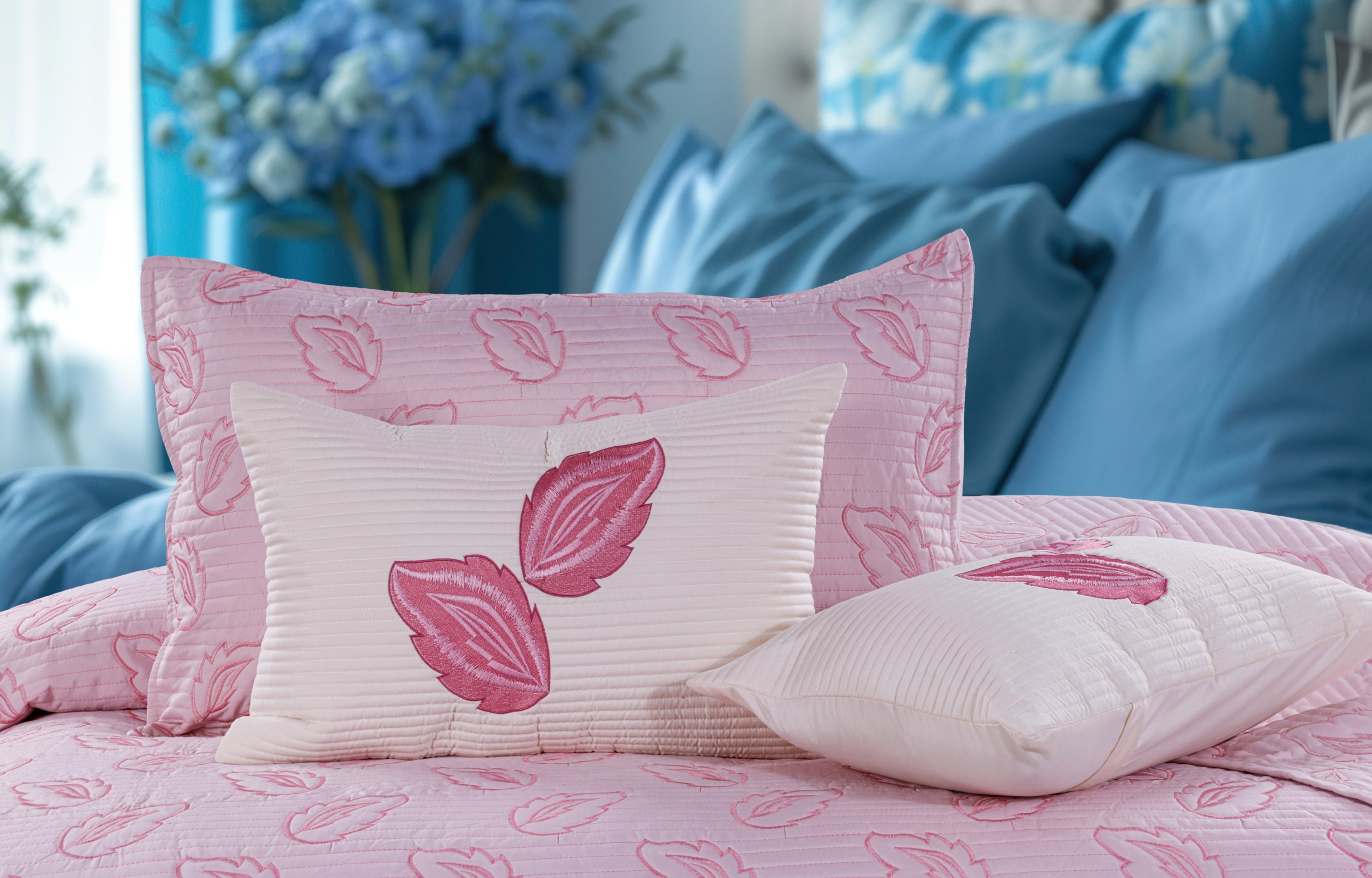 PARADISE HOME DECOR - Leaf Motif Quilted Bedspread Set with Coordinated Cushions & Pillow Covers
